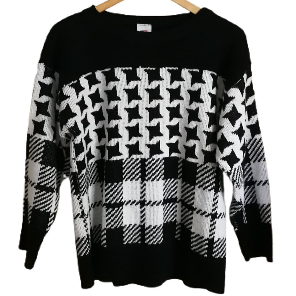 Vintage Y2K Geometric Print Black & White Chunky Knit Crewneck Sweater Small
